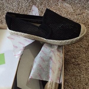 Brand New! Bella Marie Womens slip on. sz9 black